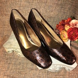 Brown Lifestride Pumps sz 9